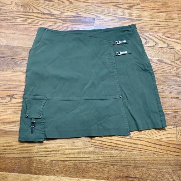 Jamie Sadock Golf Skort | Silver Buckle Detail - Picture 1 of 4